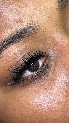 Classic Eyelash Extensions Wet Look, Wet Lashes Look Extensions Doll Eye, Cat Eye Wet Look Lash Extensions, Hybrid Lash Extensions Wet Look, Wet Lashes Look Extensions Cat Eye, Wet Eyelash Extensions, Wet Look Lash Extensions, Inspi Makeup, Natural Fake Eyelashes