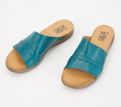 When a slide-in-and-go sandal is this posh (thank you, European leather), even your jeans-and-tee uniform feels like a chic style statement. From Miz Mooz. Miz Mooz Shoes, Miz Mooz, Leather Slide Sandals, Leather Weaving, Leather Slides, Style Statement, Slide Sandals, Chic Style, Fashion Shoes