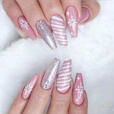 Pretty Winter Nails, Christmas Nails Idea, Nail Ideas Christmas, Nails Acrylic Christmas, Christmas Nails Simple, Acrylic Christmas Nails, Christmas Nails Design, Nail Art Christmas, Nail Desi