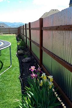 Outdoor Privacy Screens - Get all your supplies met with just one simple click to visit. Do It NOW! Yard Privacy, Privacy Fence Designs, Cheap Fence, Cheap Backyard, Garden Ideas Cheap, Backyard Privacy