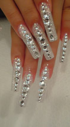 プラチナム☆ の画像｜神宮ブログ Gyaru Nails Long, Gyaru Nails, Dot Nail Designs, Kawaii Nail Art, Dot Nail Art, Dots Nails, Really Cute Nails, Nail Envy, Nails Only