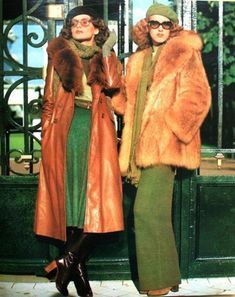 Pictures From The 70s Fashion, Winter In The 70s, 70s Winter Style, Retro Fall Fashion, 70s Cowboy Fashion, Winter 70s Outfits, 70s Fashion Winter, Crazy Fashion Outfits, 70s Winter Fashion