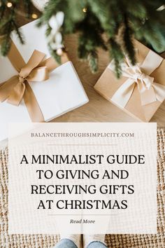 If you’re looking to declutter and simplify life, here’s a minimalist gift guide to help with giving and receiving gifts without clutter. #minimalistliving #christmas #minimalistchristmas #clutterfreegifts Hygge Christmas Gifts, Clutter Free Gifts, Minimalist Gift Ideas, Receiving Gifts, Simplify Life