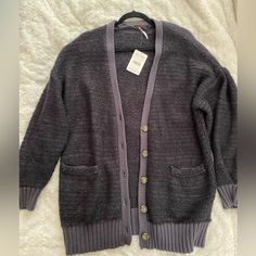 Soft And Warm Free People Sweater. Not Too Thick Or Heavy. The Sleeves Have Poofy Arms Right Above The Elbow. Runs Big. This Is An Xs, Fits Like A Medium. Free People Sweater, Colorful Sweaters, Free People, Black And Grey, Sweaters For Women, Grey, Women Shopping, Black, Color