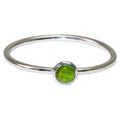 14 kt Gold ring with Chrome Diopside Gold Color: White Ring size: 5 1/2 US Total weight: 0.86 grams Set with: - Chrome Diopside Cut: Fancy Colour: Green Chrome Diopside Ring, White Ring, Gold Ring, Fashion Rings, Gold Color, Gold Rings, Jewelry Rings, Color White, Ring Size