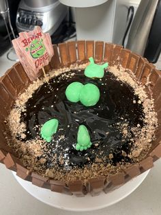 Shrek green cake shrek2 ogre cake Swamp Cake, Shrek Swamp, Baking List, Cake Inspo, Snack Treat, Cake Chocolate, Cute Cakes