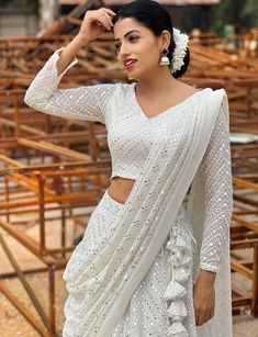 Mirror Work Blouse Back Design, White Blouse Mirror Work Designs, White Color Blouse Designs, White Mirror Work Kurti, White Blouse Designs For Lehanga, White Blouse For Saree, White Mirror Work Lehenga, White Lehenga Look, Off White Blouse Designs Work