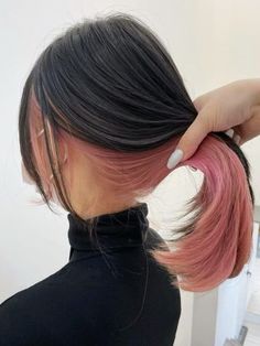 Halo Highlights Hair, Pink Underneath Hair, Pink Peekaboo Hair, Blonde Peekaboo Highlights, Underneath Hair Color Ideas, Underneath Hair Color, Hidden Hair Color, Peekaboo Hair Colors, Anna Hair