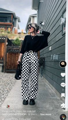 Ta Outfits, Grunge Chic Outfits, Hairstylist Outfits, Grunge Formal, Comfy Grunge, Edgy Street Style, Bohemian Chic Outfits, Soft Grunge Outfits, Cold Fashion