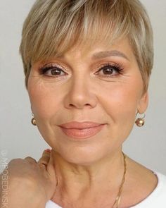 Elegant Mother Of The Bride Makeup Ideas ★ Mother of the bride makeup glamorous Makeup For Moms Over 40, Makeup Looks For Older Women Over 40, Mom Makeup