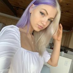 Lavender Hair Color Ideas, Cloud Hair, Pale Blonde Hair, Hair Color Products, Half And Half Hair, Split Dye, Light Purple Hair, Split Dyed Hair, Dyed Hair Purple