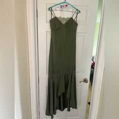 Sachin & Babi Candace Dress. Moss Green. Size 4. Satin Crepe. Sachin Babi, Moss Green, Silk Dress, Size 4, Midi Dress, Satin, Silk, Womens Dresses, Green