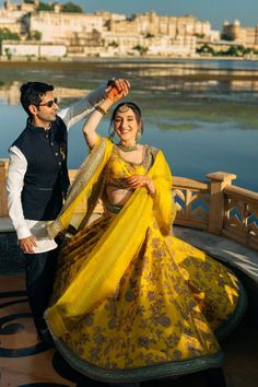 Couple Wedding Photography, Udaipur Wedding, Wedding Photoshoot Props, Indian Bridal Photos, Indian Bride Outfits, Pre Wedding Poses, Bridal Poses