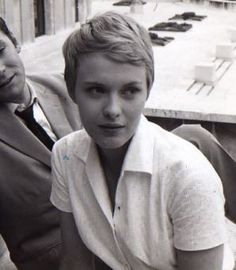 Jean Seberg Hair, Cowlick Short Hairstyles, Jean Seberg Pixie, Jean Seberg Style, Jean Seberg, Mia Farrow, Short Hair Styles Pixie, Hair Envy, Short Pixie