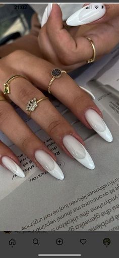 Long Oval Nails, Nail Ideas Simple, Gold Gel Nails, White Almond Nails, Acrylic Nails Nude, Mani Ideas, Nails Autumn, Milky Nails, Pointed Nails