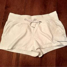 New Without Tags! 2 1/2” Inseam With Drawstring Waist And Front Pockets! Athleisure White Pajama Shorts For Workout, Casual White Athletic Shorts For Yoga, White Cotton Shorts, Shorts Lululemon, Tokio Hotel, Clean Girl, Athletic Shorts, Cotton Shorts, Life Style