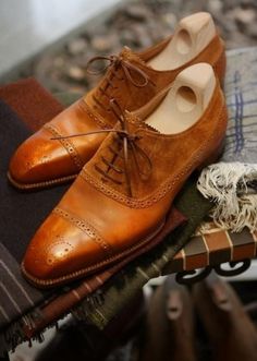 Suede Shoes Men, Gentleman Shoes, Suede Oxfords, Mens Fashion Edgy, Bespoke Shoes, Brown Oxfords, Shoes Box, Handmade Leather Shoes, Man Fashion