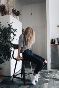 Outfits Black, Looks Black, Mode Inspo, Denim Jacket Women, Fashion 2020, Outfits Casuales, Look Cool, Lace Up Shoes