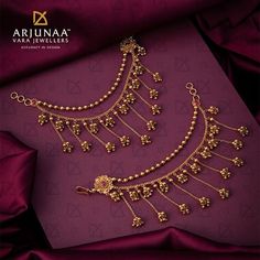 Chempasaralu Designs Gold, Marriage Pic, Ruby Necklace Designs, Simple Necklace Designs, Wedding Jewelry Sets Bridal Jewellery, Vintage Wedding Jewelry, Gold Earrings Models