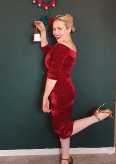 This can come in various colours and fabrics Red Pinup Dress For Party, Red Pinup Party Dress, Velvet Goldmine, Glamour Vintage, Red Christmas Dress, Fab Dress, Gown Photos, Glamour Dress, 1950s Dress