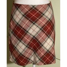 Add A Pop Of Color To Your Wardrobe With This H&M Red Plaid Pencil Skirt. Made From A Comfortable Knit Fabric Of 65% Polyester, 33% Viscose, Elastane 2%, It Features A Side Zip Closure For A Flattering Fit. The Skirt Length Is Short, Making It Suitable For Various Occasions, Including Casual And Business Events. This Skirt Is Lined For Extra Comfort And Durability, And It Is Machine Washable For Easy Care. Pair It With A Blouse Or A Sweater And Some Boots To Complete Your Look. Made In China, Th Fitted Plaid Short Skirt, Red Lined Mini Pencil Skirt, Red Mini Pencil Skirt With Lining, Casual Red Pencil Mini Skirt, H&m Fall Lined Mini Skirt, H&m Lined Mini Skirt For Fall, Red Lined Pencil Skort, Red Pencil Skort With Lined Skirt, Red Lined Pencil Skirt Skort