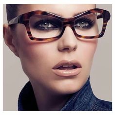 Mode Over 50, Funky Glasses, Eyewear Trends, Cute Glasses, Fashion Eye Glasses, نظارات شمسية, Tilda Swinton, Gisele Bündchen, Stylish Glasses