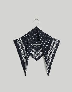 Women's Bandana | Madewell Classic Parisian Style, Paris Outfit Ideas, Bright Bag, Madewell Accessories, Woven Leather Bag, Pompom Scarf, Silk Bandana, Chanel Inspired, Cotton Bandanas