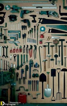 there are many different tools on the wall