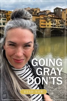 My going gray guide for anyone making a decision about if growing out gray hair is for them. I share some of the pitfalls that trip people up when going gray, and give you tips for success by avoiding these 5 going gray don’ts. Gray Hair Perm, Gray Hair With Money Piece, Hair Color Ideas For Brunettes Turning Gray, Grey Long Hair Styles, Salt Pepper Hair Going Gray, Demarcation Line Hair Gray, Gray Hair In Front Only, Dark To Gray Hair Transition, Letting Grey Hair Grow Out