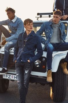 Denim Jacket Men Outfit, Denim Menswear, House Pics, Mens Fashion Denim, Outfit Tips, Male Models Poses, Group Poses, Denim Jacket Outfit, Denim Jacket Fashion