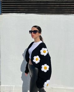 -Handmade -Free Shipping -Crop -Chunky -Custom Gift - Knitted Daisy Cardiga For Women,Smiley Cardigan,Smile Face Daisy,Handmade Knit Happy Face Shaped Cardigan,Crop Chunky Sweater,Big Flower Daisy Crochet Smiley Sweater, Smiley Face Cardigan, Crochet Cropped Cardigan, Big Cardigan, Daisy Cardigan, Flower Cardigan, Cardigan For Women, Flower Daisy, Rainbow Sweater