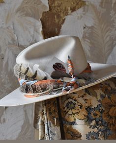 Concert Hats, Custom Hat Ideas, Hat Bands Diy Ideas, Cowboy Wreath, Hat Feathers, Cowboy Hat Styles