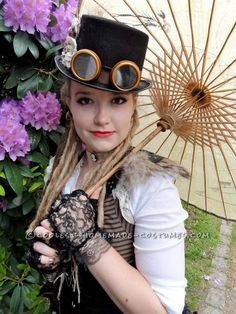 Cool Woman’s Steampunk Costume: The Lady Captain of the Ark… Coolest Halloween Costume Contest Scifi Fashion, Moda Medieval, Steampunk Costumes, Steampunk Inspiration, Steampunk Woman, Steampunk Ideas, Steampunk Pirate, Steampunk Tendencies