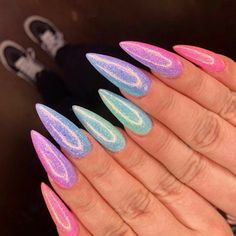 Chrome Oval Nails, Nails Black Chrome, Chrome Nails Black, Holographic Chrome Nails, Chrome Stiletto Nails, Gel Nails Chrome, Chrome Almond Nails, Stiletto Nails Long, Chrome Almond