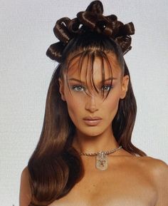 Bella Hadid Hair, Mrs Bella, Editorial Hair, 90s Hairstyles, Baddie Hairstyles, Hair Art, Aesthetic Hair