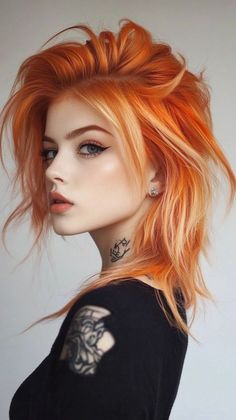 Fall Haircut And Color, Ginger Peach Hair, Copper Peach Hair, Long Hair Colour, Bold Undercut, Peach Hair Colors, Poses Model, Peach Hair, Copper Hair Color