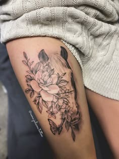 Tattoo, horsetattoo, flowertattoo, realistictattoo, animaltattoo, blackandgrey Tattoo Designs Black And White, Tattoo Designs Watercolor, Tattoo Designs Mandala, Tattoo Designs Geometric, Wanderlust Tattoos, Tattoos Cartoon, Dreamcatcher Tattoos, Fantasy Tattoo, Horse Tattoo Design