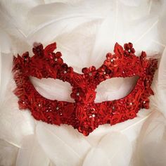 Red Mask Masquerade, Red Masquerade Mask, Mascarade Ball, Red Masquerade, Masquerade Ball Outfits, Masquerade Ideas, Black Masquerade Mask