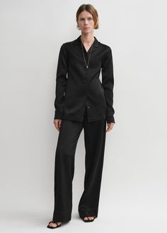 ###main_image:travel-capsule Elegant Sleepwear, Black Satin Shirt, Black Satin Top, Satin Shirts, Evening Look, Sweater Blazer, Satin Shirt, Blazer Dress, Black Satin