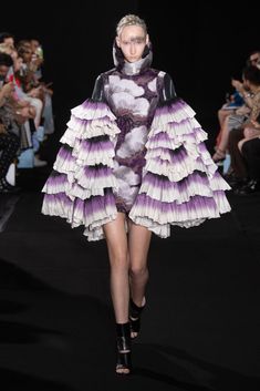 Japanese Runway Fashion, Yumi Katsura Couture, Nicolas Jebran, Meet The Author, Alexander Mcqueen Savage Beauty, Yumi Katsura, Rami Kadi, Ancient Japanese Art, Fashion Paris