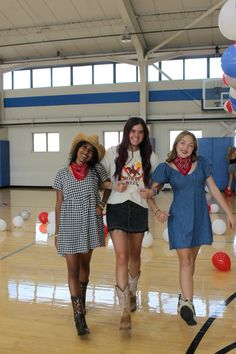 #cowgirlstyle #westernootd #schooldressup #cowgirlcostume #howdy #westernoutfitideas #cowgirlfashion #footballtheme #schoolspirit #schoolspiritweekideas #stuco #highschool #highschoolfootball Western Day Spirit Week Outfit Teacher, West Coast Outfits Spirit Week, Cowboy Day Spirit Week, Country Day Spirit Week, Western Spirit Day, Western Day Outfit, Western Day Spirit Week Outfit, Throwback Thursday Outfits Spirit Week, Throwback Thursday Outfits