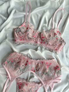 Lingerie Fairy Lingerie, Colorful Lingerie, Bra Items, Cute Lingerie, Lace Lingerie Set, Clothing Inspiration, Lace Lingerie, Bra Lingerie, Lingerie Set