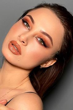 Orange Shimmer Eyeshadow, Burnt Orange Smokey Eye Makeup, Makeup Looks Orange Smokey Eye, Makeup On Orange Dress, Makeup With Burnt Orange Dress, Burnt Orange Smokey Eye, Eye Makeup With Orange Dress, Orange Eyeshadow Makeup Looks, Orange Tone Eyeshadow Looks