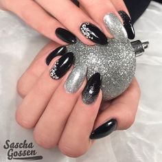 Silver And Black Nail Ideas, Black White Silver Nails, Black And Silver Nails Ideas, Bling Business, Plaid Nail Designs, Black And White Nail Designs, Black Almond Nails, Silver Nail Designs, Black Pool