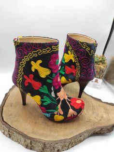 Traditional Round Toe Heels For Festival, Traditional Heels With Round Toe For Festivals, Multicolor Traditional Round Toe Heels, Traditional Multicolor Round Toe Heels, Womens Booties, Unique Boots, Vintage Cowboy Boots, Buy Boots, Custom Boots