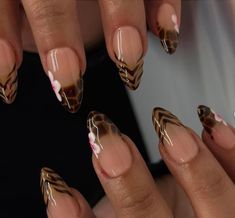 Matte Bronze Nails, 19 Birthday Nails Short, Orange And Cheetah Nails, Fall Nails Trendy Brown, Fall Nails Trendy Designs, Fall Nails With Blooming Gel, Milky Manicure Nails, Leapord Print Nails French, French Tip Leopard Nails