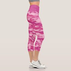 Cute Pink Camouflage Camo Capri Leggings #camouflage #camo #pattern #girly #pink #CapriLeggings Pink Workout Outfit, Pink Camo Pants, Colorful Workout Outfits, Camouflage Leggings, Pink Workout, Pink Camouflage, Cute Leggings, Comfortable Leggings, Patterned Leggings