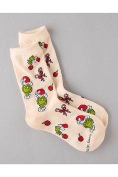 Made from a soft cotton blend/Ribbed cuff/Allover Grinch pattern Grinch Socks, Grinch Designs, Grinch Pattern, Pink Grinch, Grinch Stuff, Unique Socks, Disney Clothes, Socks Christmas, Fun Socks