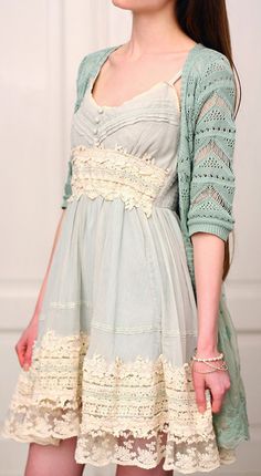 Delicate on delicate. Muted turquoise, powder whites... intricate, lace sweater over dress. Mint Dress Lace, Estilo Hippie, Bohol, Skirt Maxi