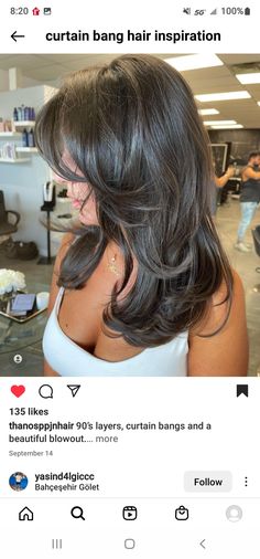 Layers For Volume Short Hair, Long Layers Medium Hair Shoulder Length, Layered Haircuts Thick Hair Medium, Brunette Hair For Round Face, Short Layers Blowout, Summer Hair Trends 2023 Medium, Chocolate Mid Length Hair, Few Hair Haircut, Dark Layers Hair